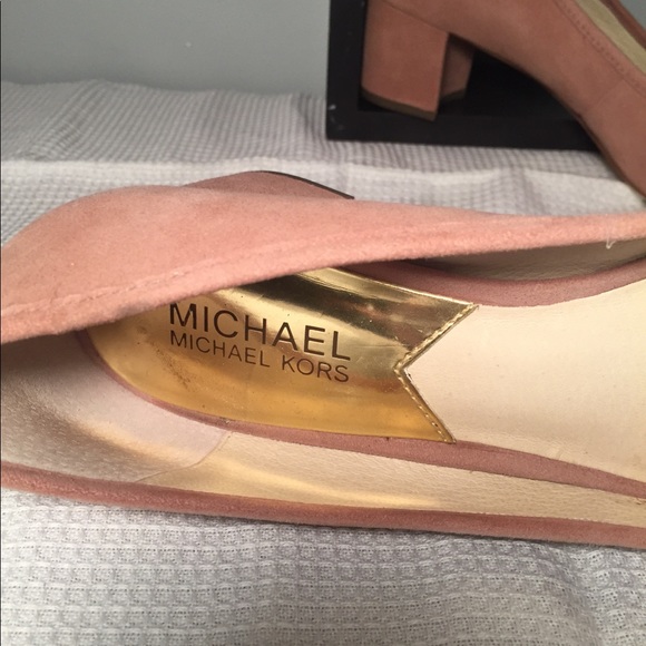 Michael Kors dusty rose bow tie pumps - Picture 2 of 5